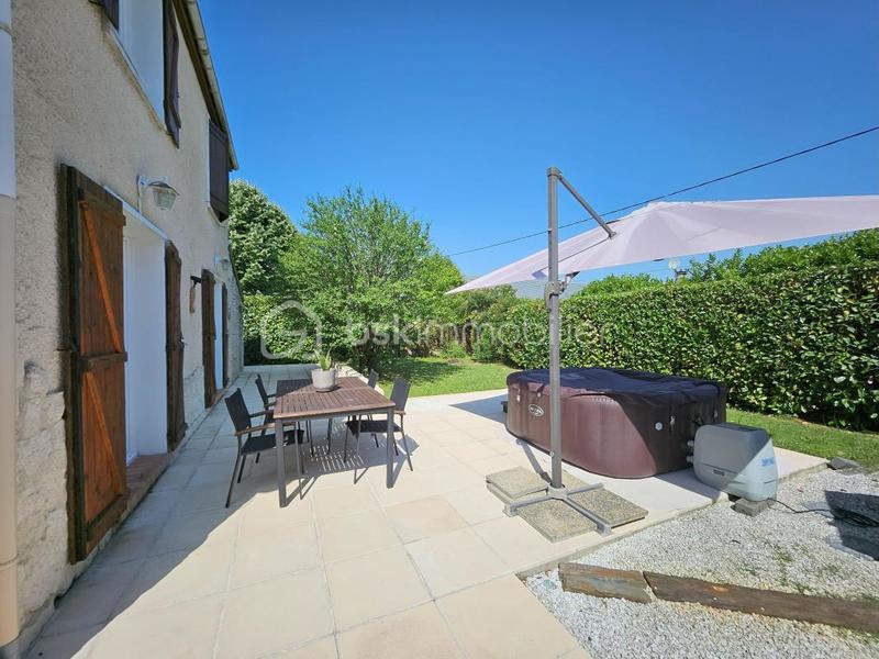 Maison traditionnelle - 104 m² - 4 pièces