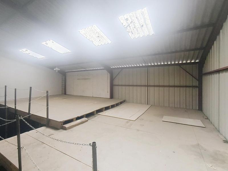 Local commercial - 250 m² - 4 pièces