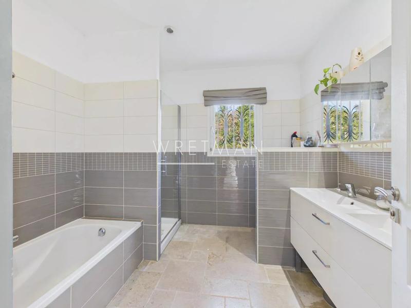 Villa - 207 m² - 6 pièces