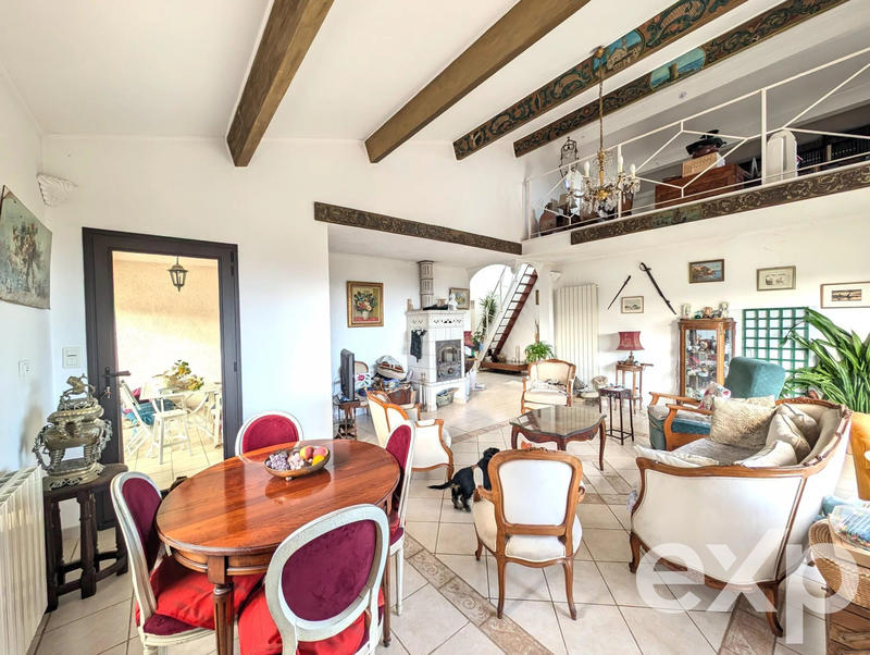 Villa - 220 m² - 7 pièces