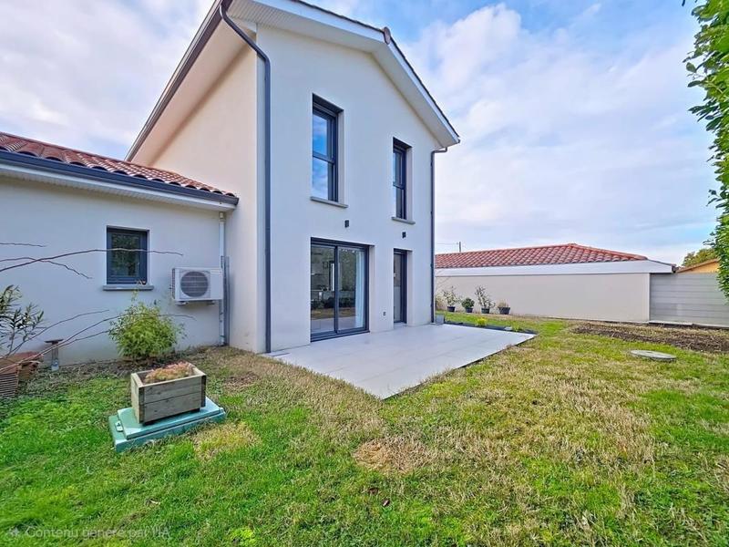 Maison - 95 m² - 5 pièces