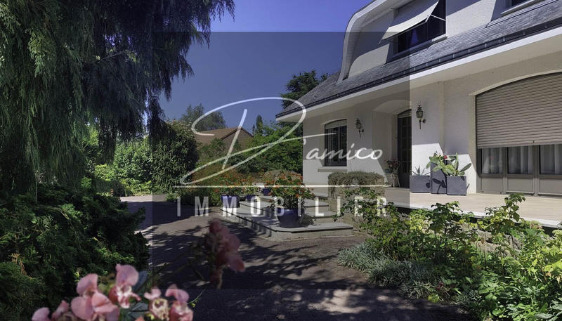 Maison - 338 m² - 10 pièces