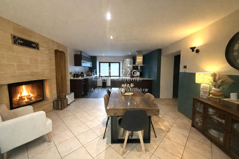 Appartement - 94 m² - 4 pièces