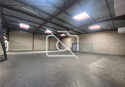 Entrepôt - 420 m²