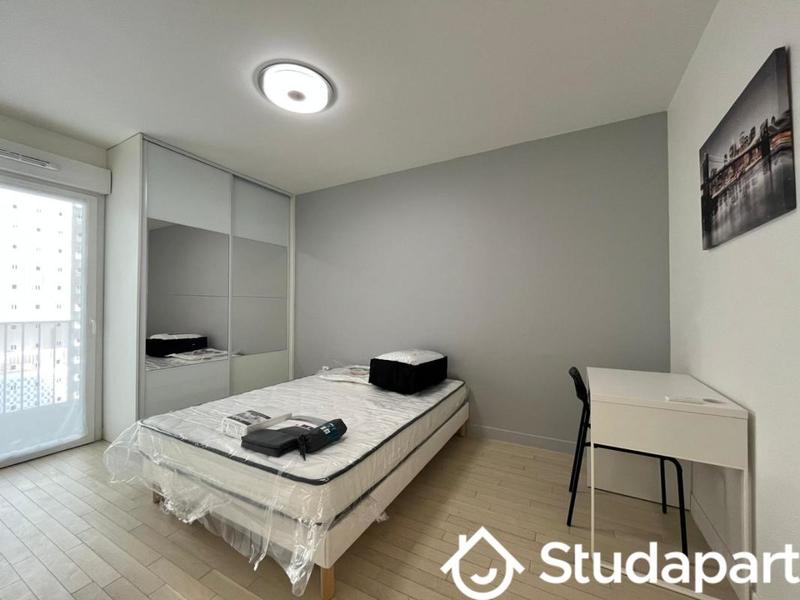 Chambre - 11 m² - 1 pièce