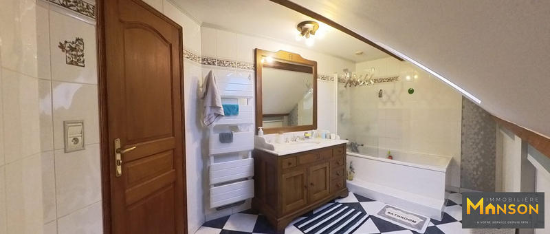 Maison - 158 m² - 7 pièces