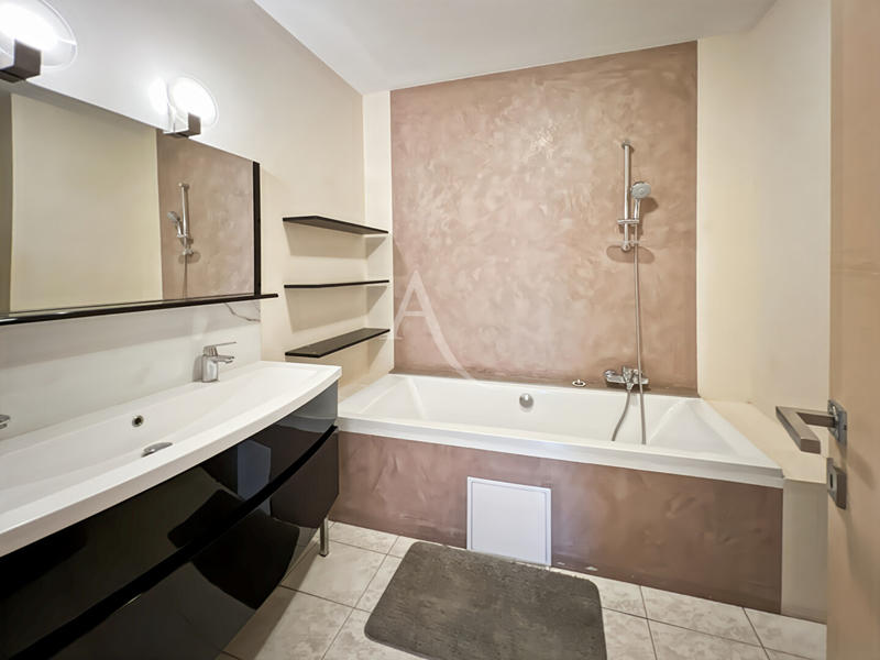 Appartement - 149 m² - 5 pièces