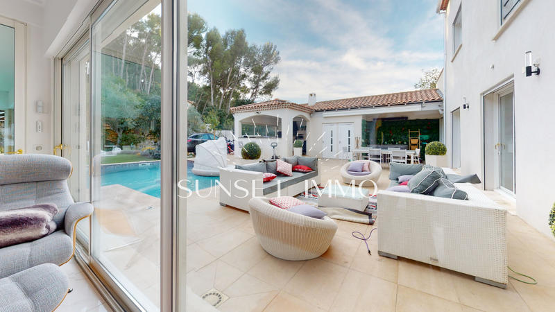 Maison - 500 m² - 10 pièces