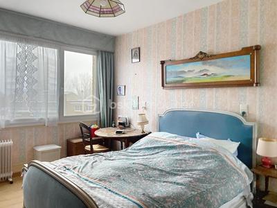 Appartement - 100 m² - 4 pièces