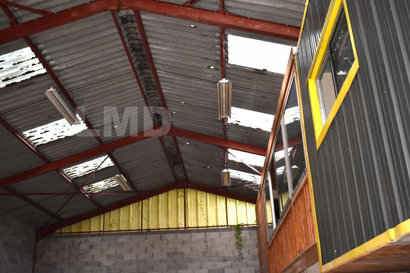 Local commercial - 260 m² - 2 pièces