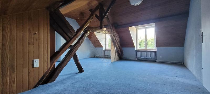 Maison - 195 m² - 7 pièces