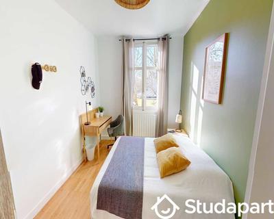 Chambre - 140 m² - 1 pièce