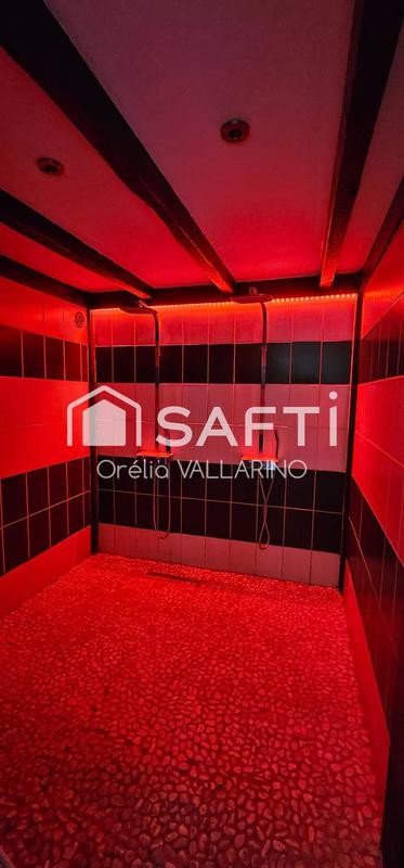 Maison - 202 m² - 8 pièces