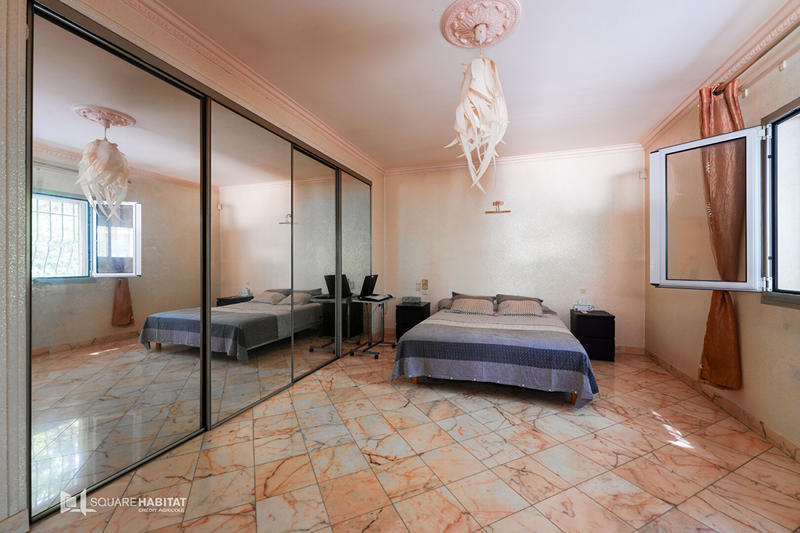 Maison - 223 m² - 5 pièces