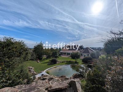 Maison - 240 m² - 10 pièces