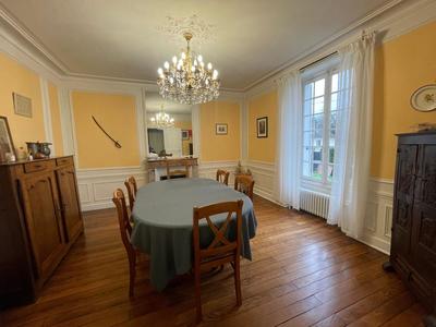 Propriété - 230 m² - 8 pièces