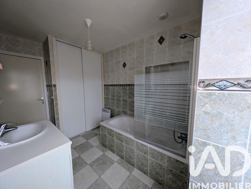 Maison - 214 m² - 8 pièces