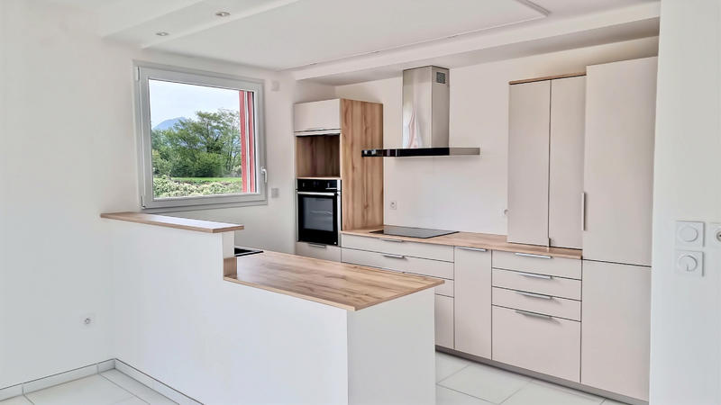 Appartement - 108 m² - 6 pièces