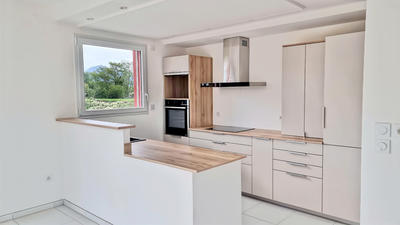 Appartement - 108 m² - 6 pièces