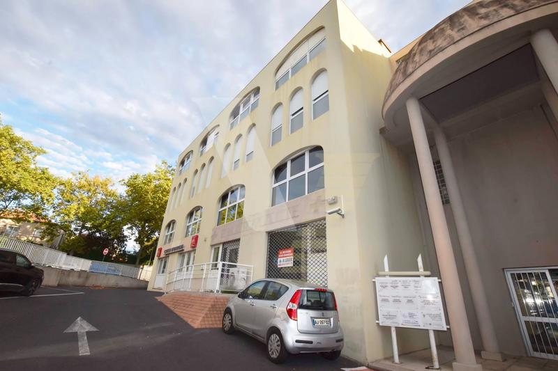 Local commercial - 9 m² - 1 pièce