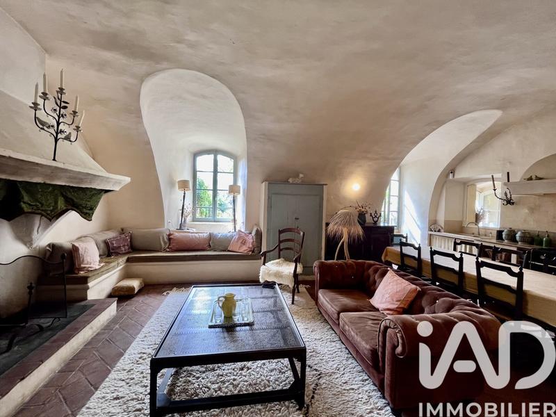 Maison - 400 m² - 11 pièces