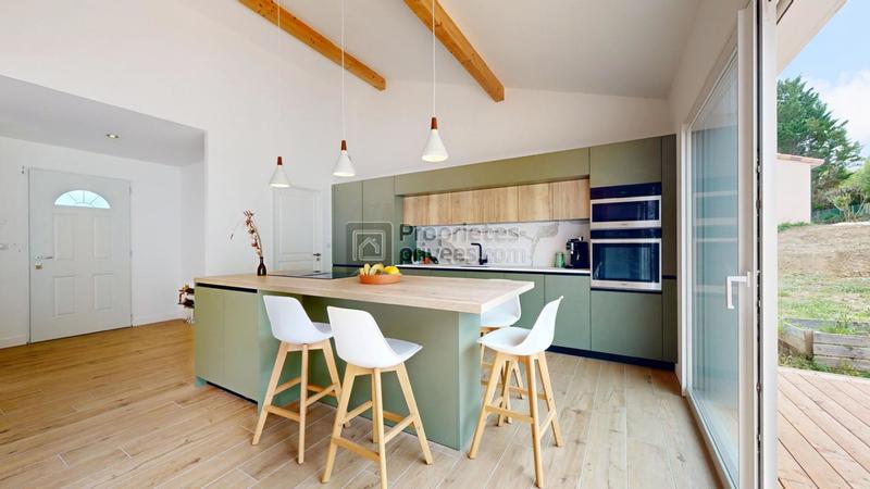 Maison - 150 m² - 5 pièces