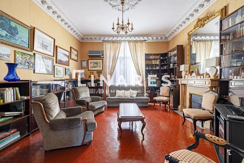 Appartement - 211 m² - 6 pièces