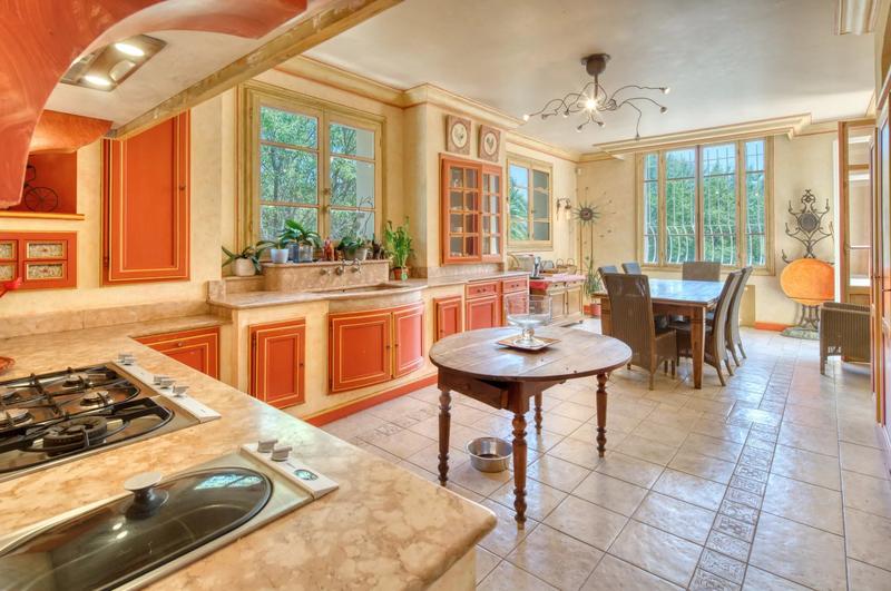 Villa - 277 m² - 7 pièces