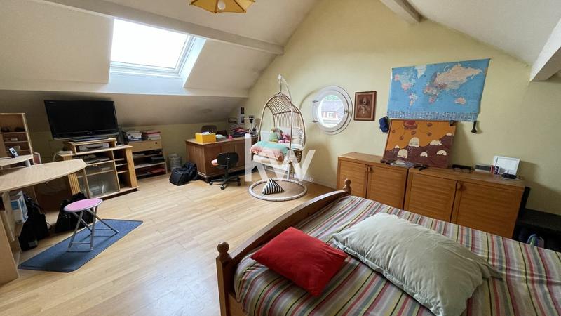 Pavillon - 205 m² - 6 pièces