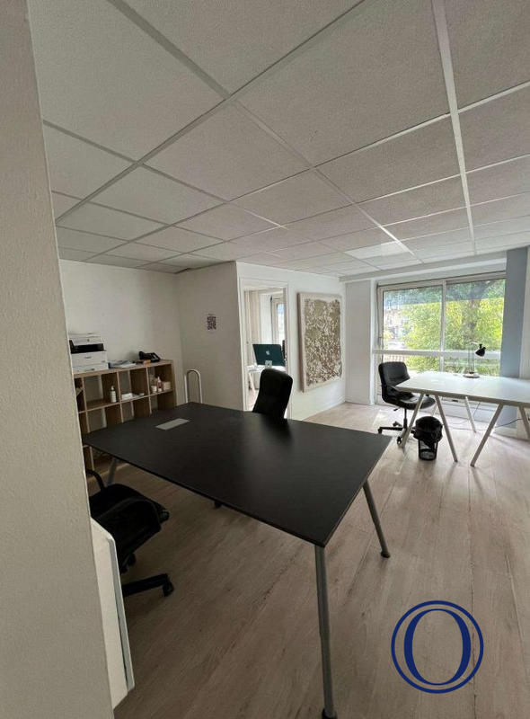 Local commercial - 328 m²