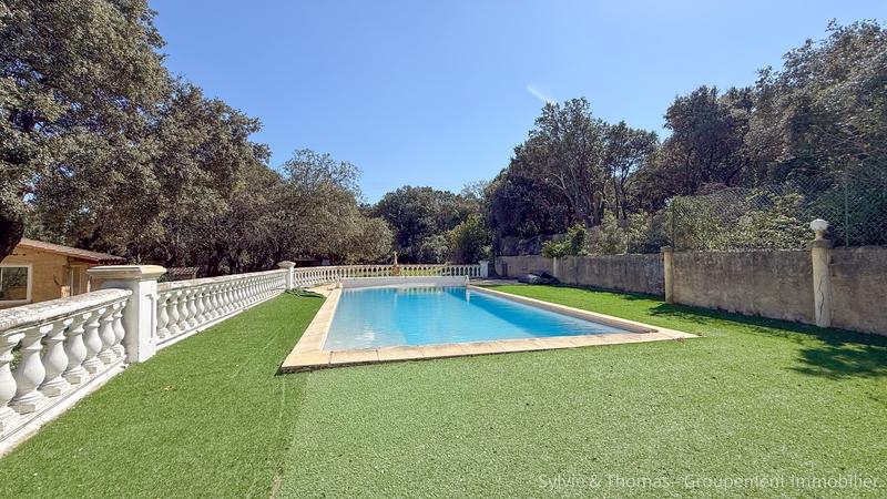 Maison - 200 m² - 9 pièces