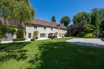 Demeure - 327 m² - 5 pièces