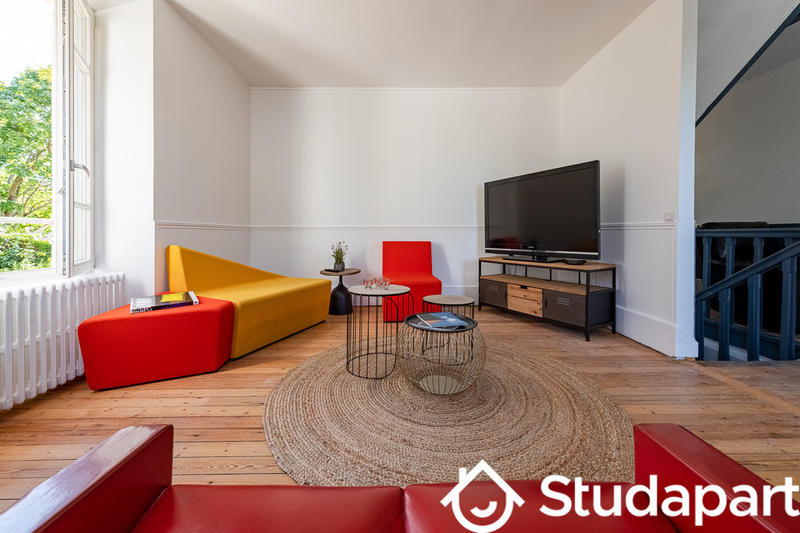 Chambre - 14 m² - 1 pièce