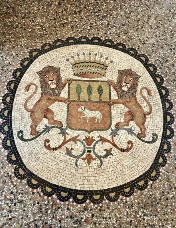 Maison - 260 m² - 9 pièces