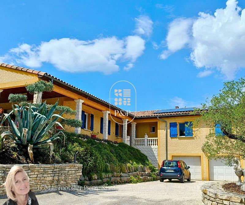 Maison - 202 m² - 6 pièces