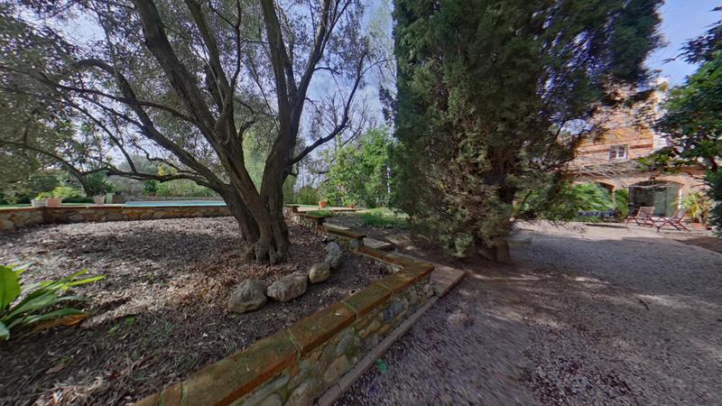 Mas - 463 m² - 19 pièces