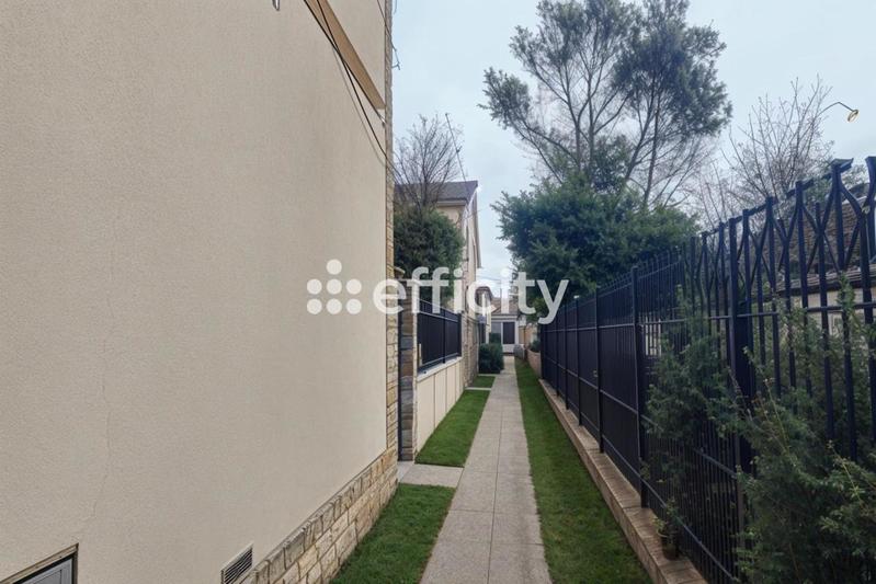 Maison - 103 m² - 5 pièces