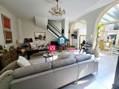 Maison - 177 m² - 5 pièces