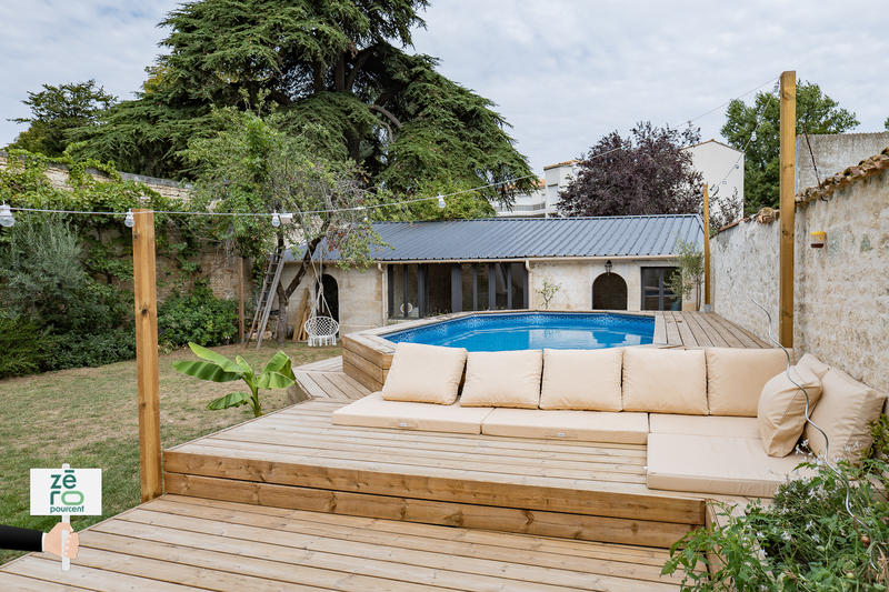 Maison - 256 m² - 8 pièces