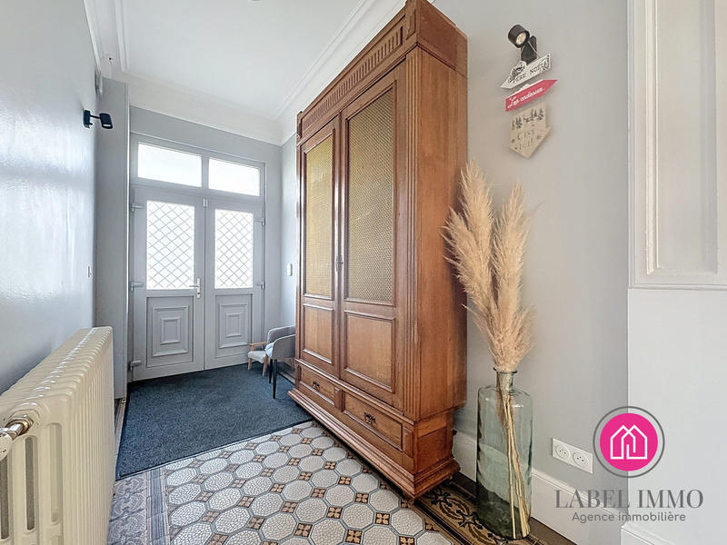 Maison - 250 m² - 10 pièces