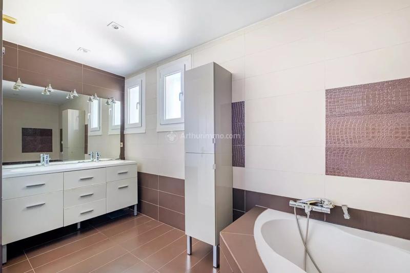 Maison - 150 m² - 6 pièces