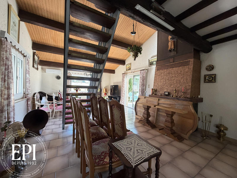 Maison - 158 m² - 9 pièces