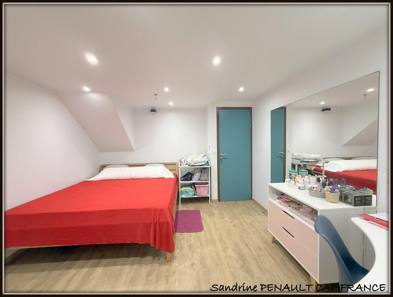 Maison d'architecte - 246 m² - 7 pièces