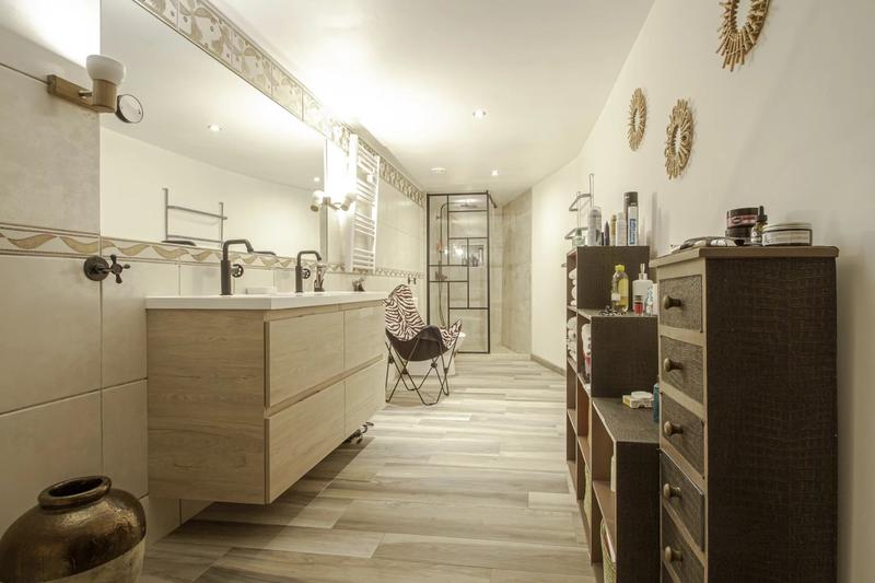 Appartement - 155 m² - 6 pièces