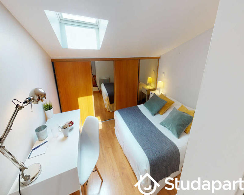 Chambre - 90 m² - 1 pièce