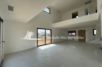 Maison - 99 m² - 4 pièces