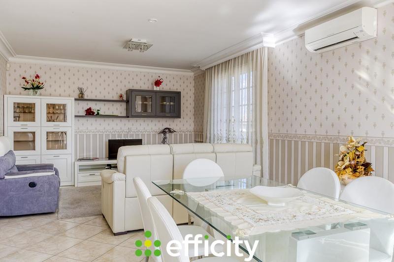 Maison - 180 m² - 7 pièces