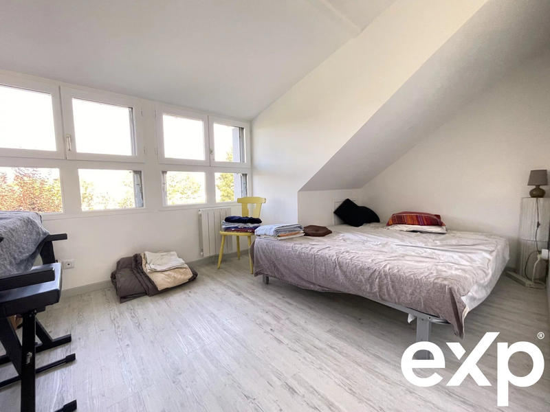 Maison - 163 m² - 9 pièces