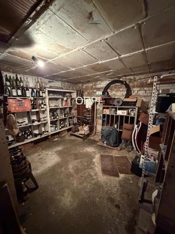 Maison - 221 m² - 5 pièces