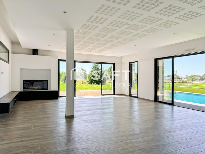 Maison - 285 m² - 7 pièces